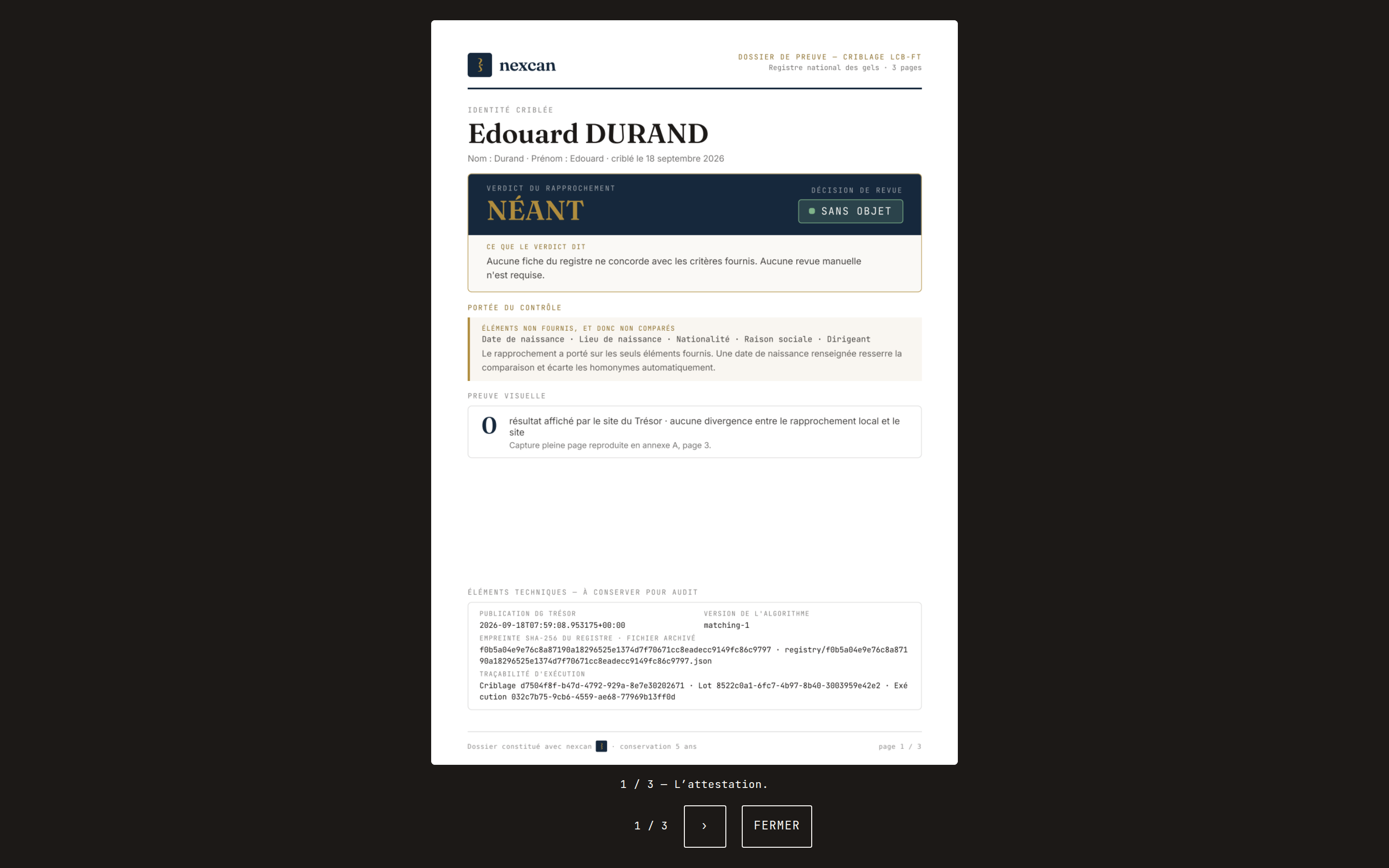 Le lecteur ouvert sur la première de trois pages, avec les commandes précédente, suivante et Fermer.